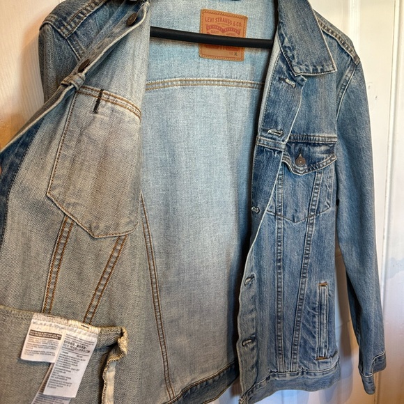 Levi’s Jean Jacket - Picture 2 of 3